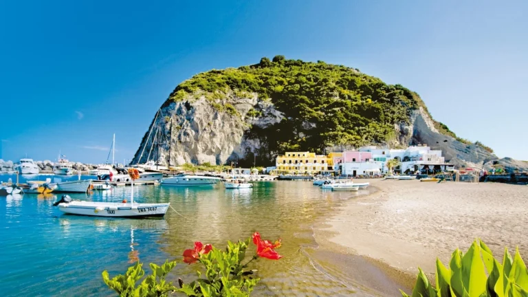 Trendtours-Ischia-St-Angelo-Beach